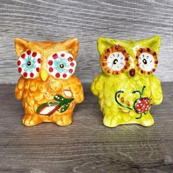 Vintage Hand-Painted Owl Salt & Pepper Shakers - Yellow & Orange Ceramic Set - Picture 1 of 6